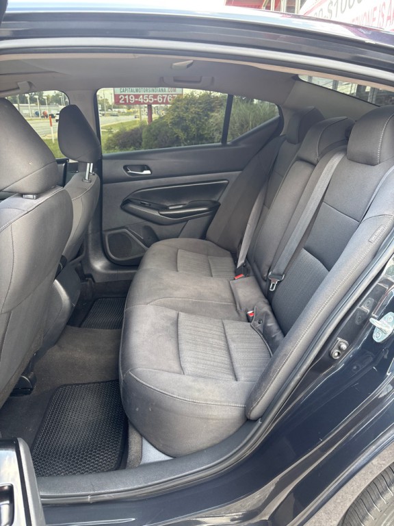 2022 Nissan Altima Image 10