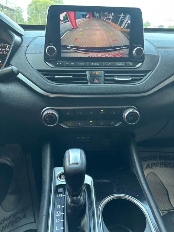 2022 Nissan Altima Image 13