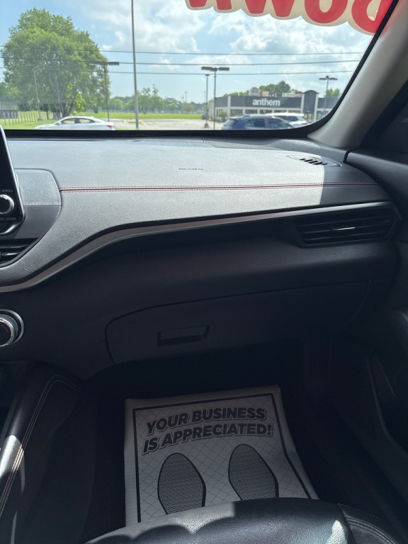 2022 Nissan Altima Image 15
