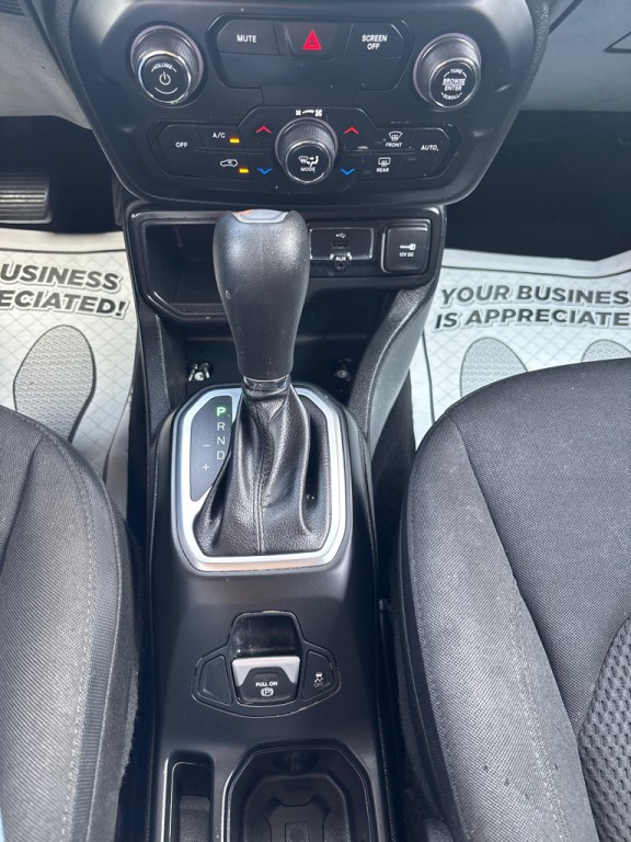 2019 Jeep Renegade Image 12