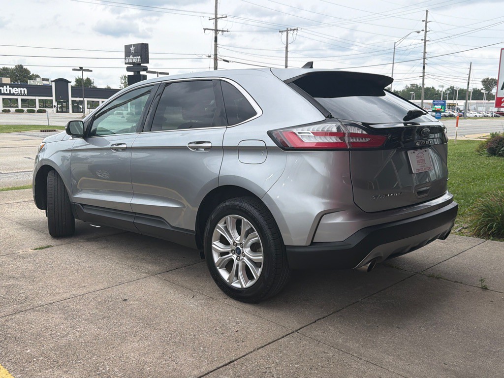2022 Ford Edge Image 2