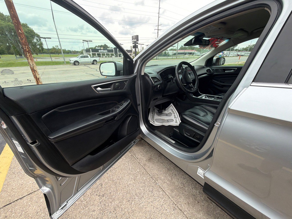 2022 Ford Edge Image 7