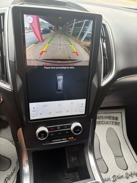 2022 Ford Edge Image 10