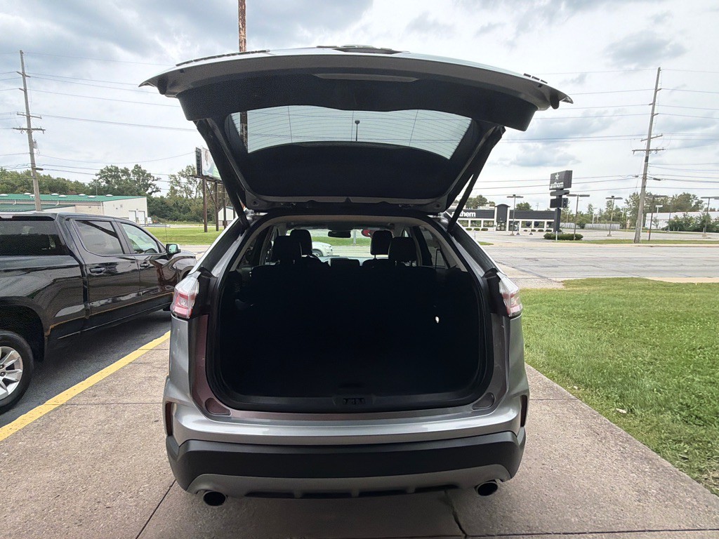 2022 Ford Edge Image 13