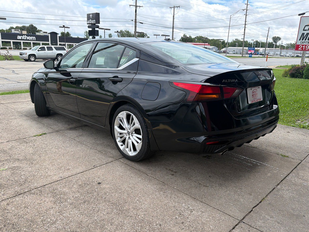 2024 Nissan Altima Image 2