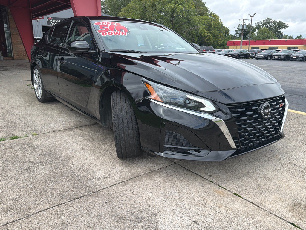 2024 Nissan Altima Image 5