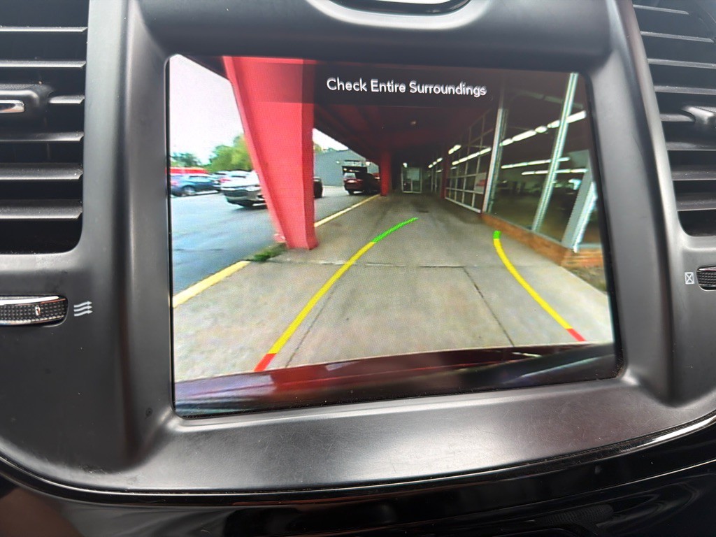 2021 Chrysler 300 Image 10