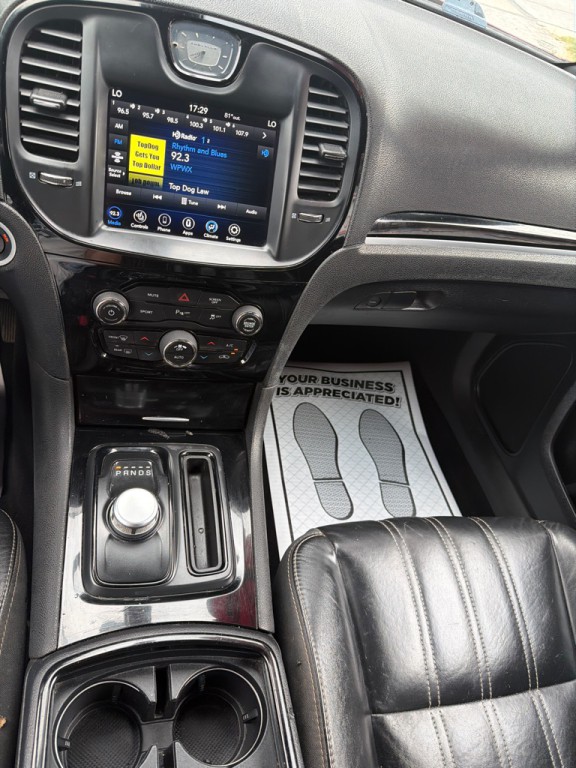 2021 Chrysler 300 Image 11
