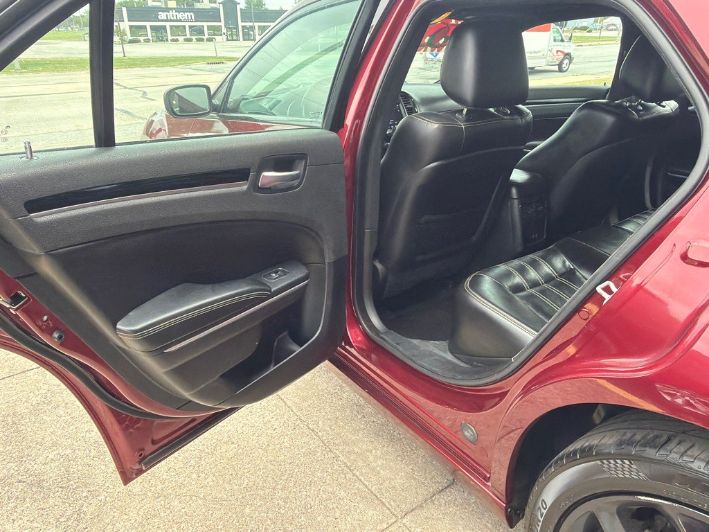 2021 Chrysler 300 Image 12