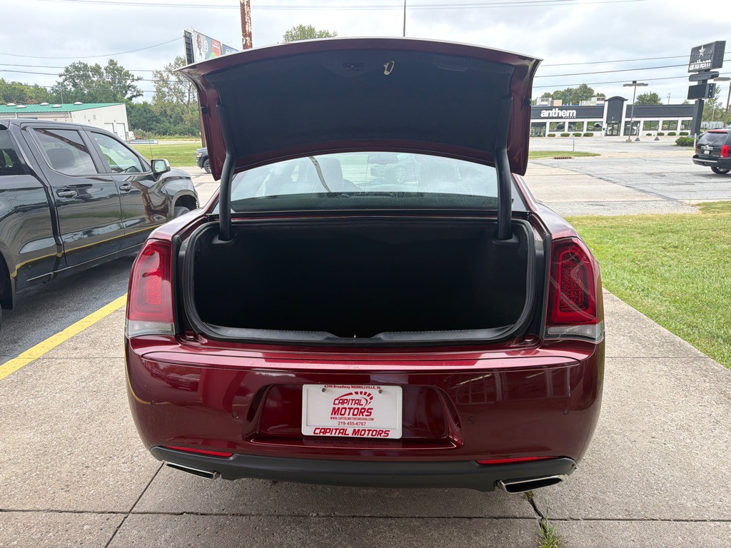 2021 Chrysler 300 Image 14