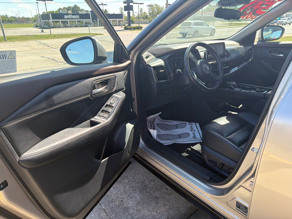2023 Nissan Rogue Image 8