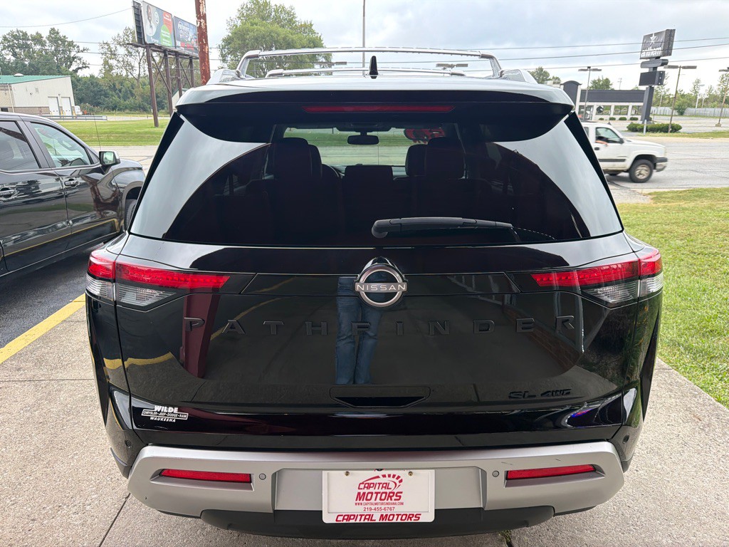 2022 Nissan Pathfinder Image 3