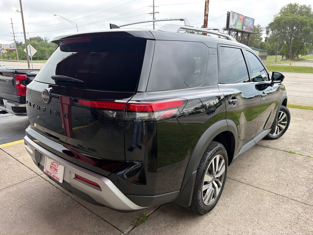 2022 Nissan Pathfinder Image 4