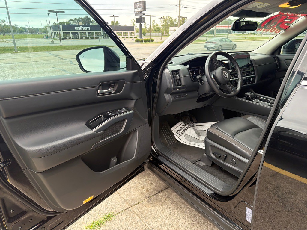 2022 Nissan Pathfinder Image 7