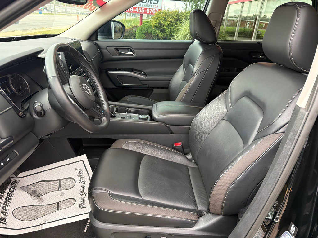 2022 Nissan Pathfinder Image 8