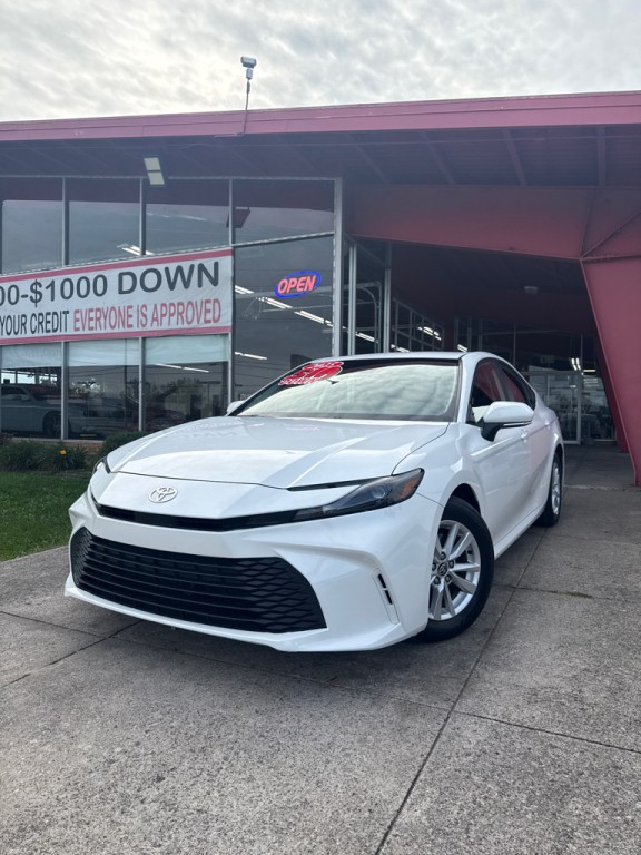 2025 Toyota Camry Image 1