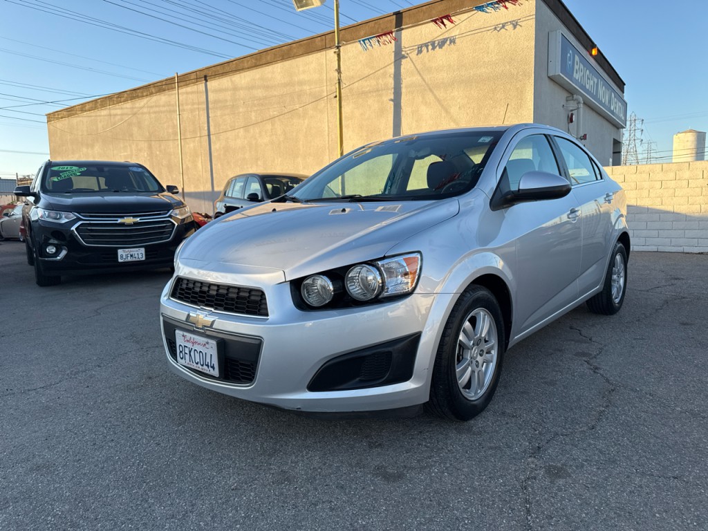 2016 Chevrolet Sonic Image 3