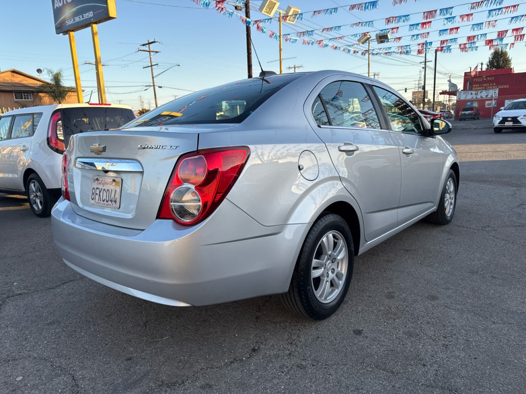 2016 Chevrolet Sonic Image 6
