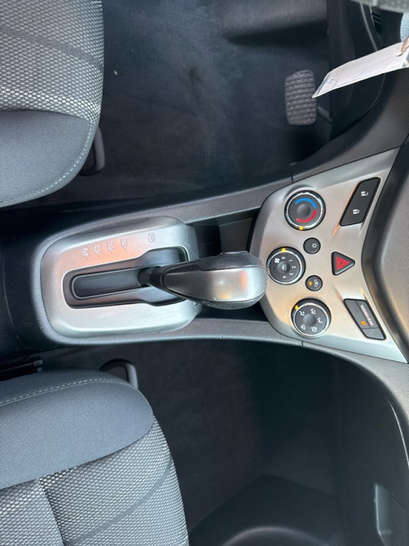 2016 Chevrolet Sonic Image 24