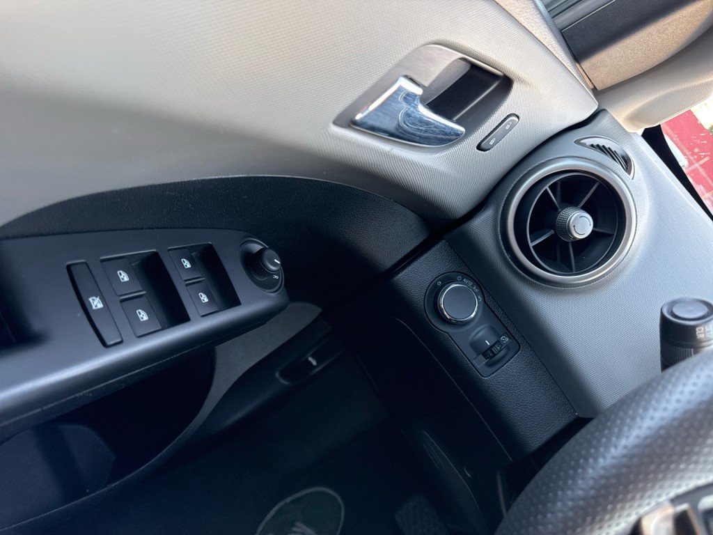 2016 Chevrolet Sonic Image 29