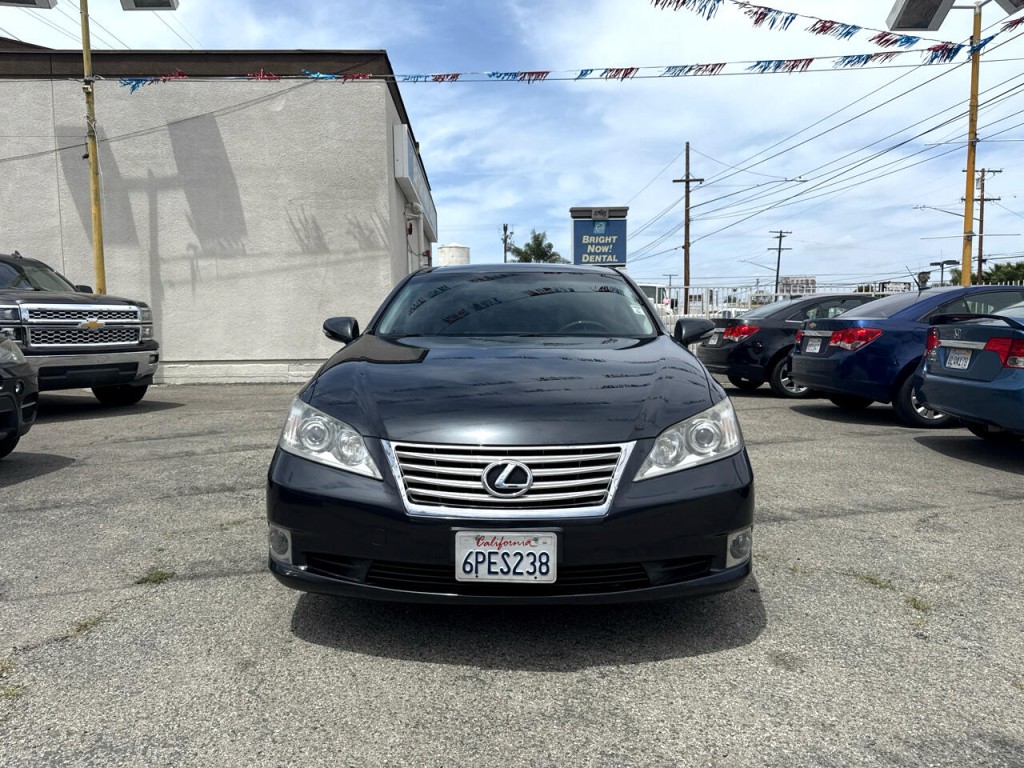 2011 Lexus ES 350 Image 2