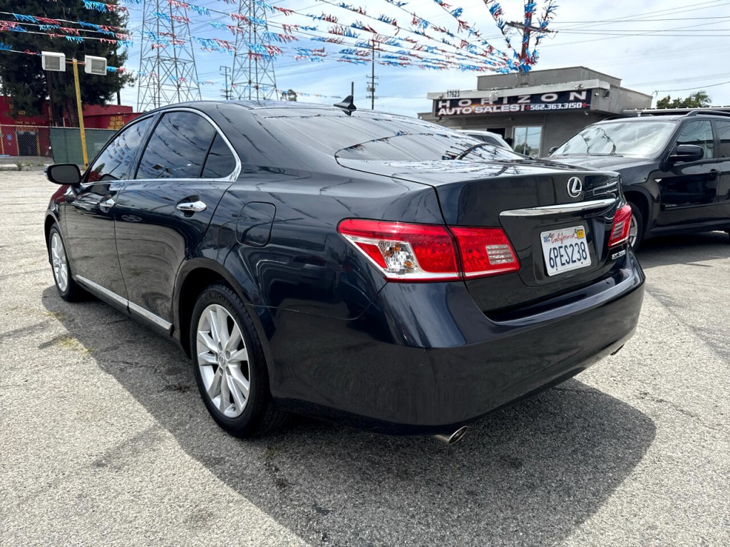 2011 Lexus ES 350 Image 4