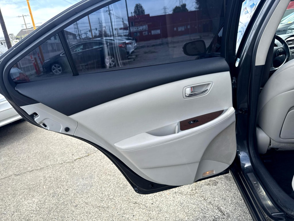2011 Lexus ES 350 Image 18