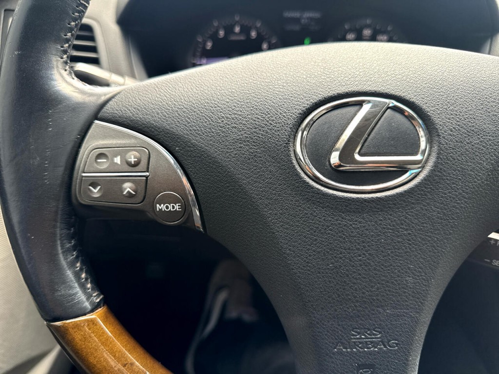 2011 Lexus ES 350 Image 26