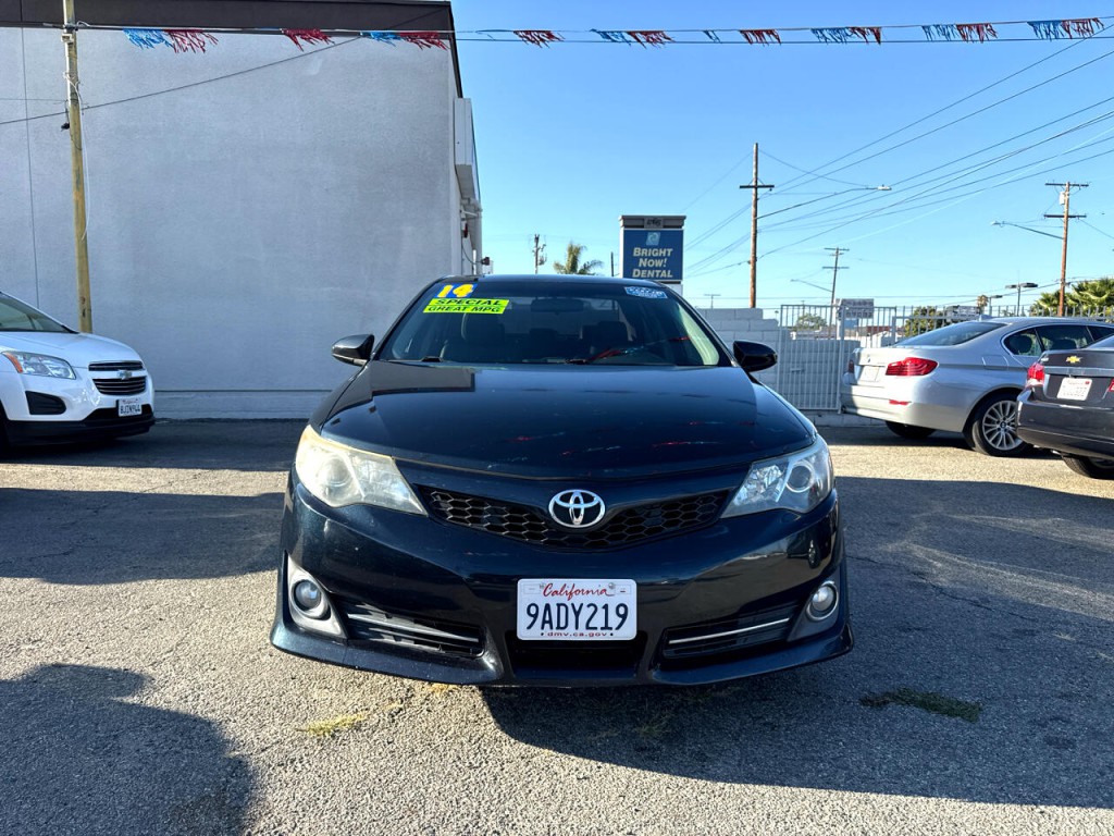 2014 Toyota Camry Image 2