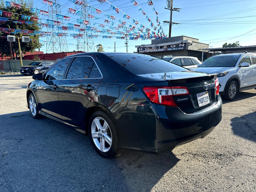 2014 Toyota Camry Image 4