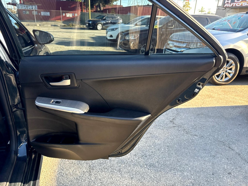 2014 Toyota Camry Image 14