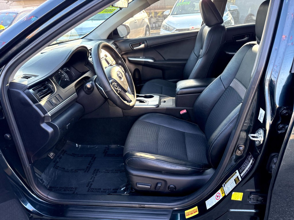 2014 Toyota Camry Image 22