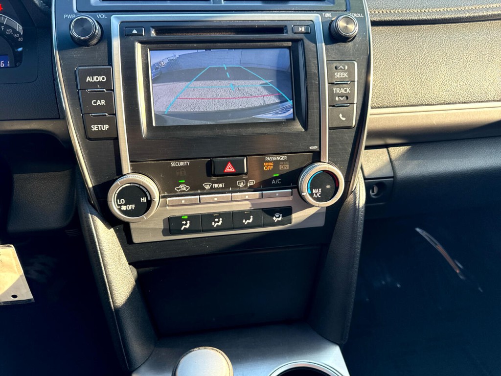 2014 Toyota Camry Image 25