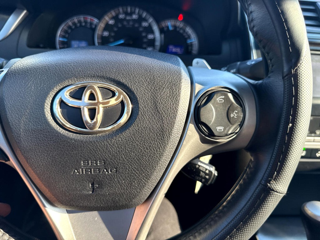 2014 Toyota Camry Image 28