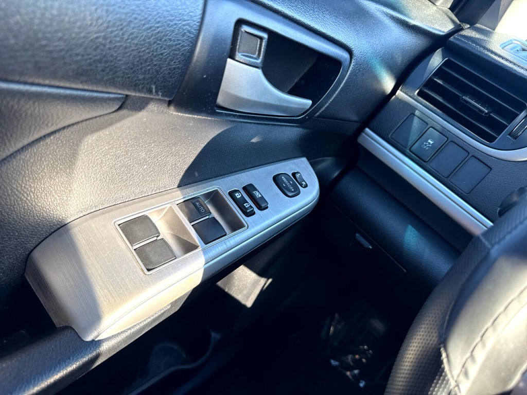 2014 Toyota Camry Image 30