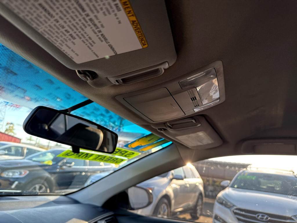 2014 Toyota Camry Image 32