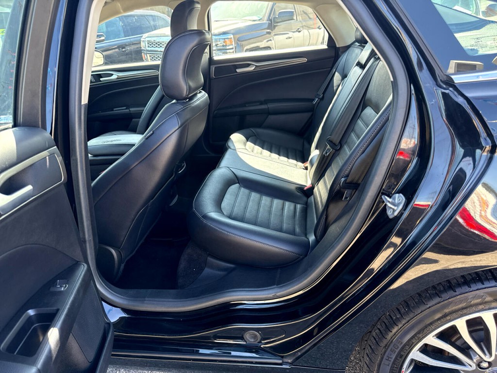 2018 Ford Fusion Image 19