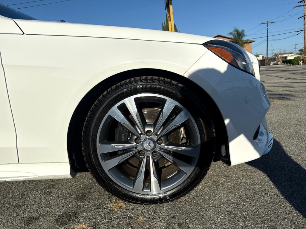 2016 Mercedes-Benz E-Class Image 8