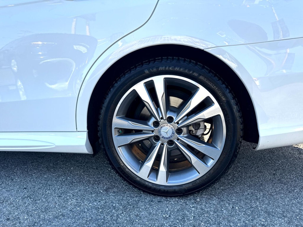 2016 Mercedes-Benz E-Class Image 10