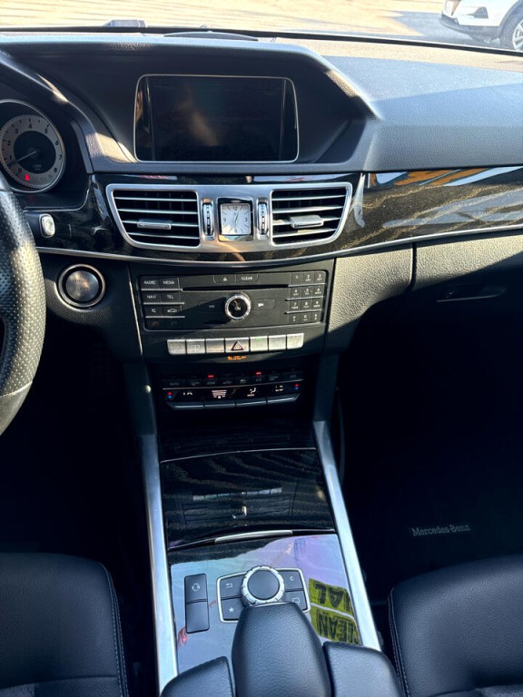 2016 Mercedes-Benz E-Class Image 24
