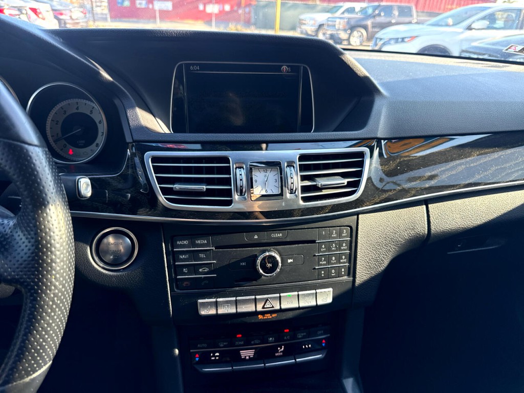 2016 Mercedes-Benz E-Class Image 25