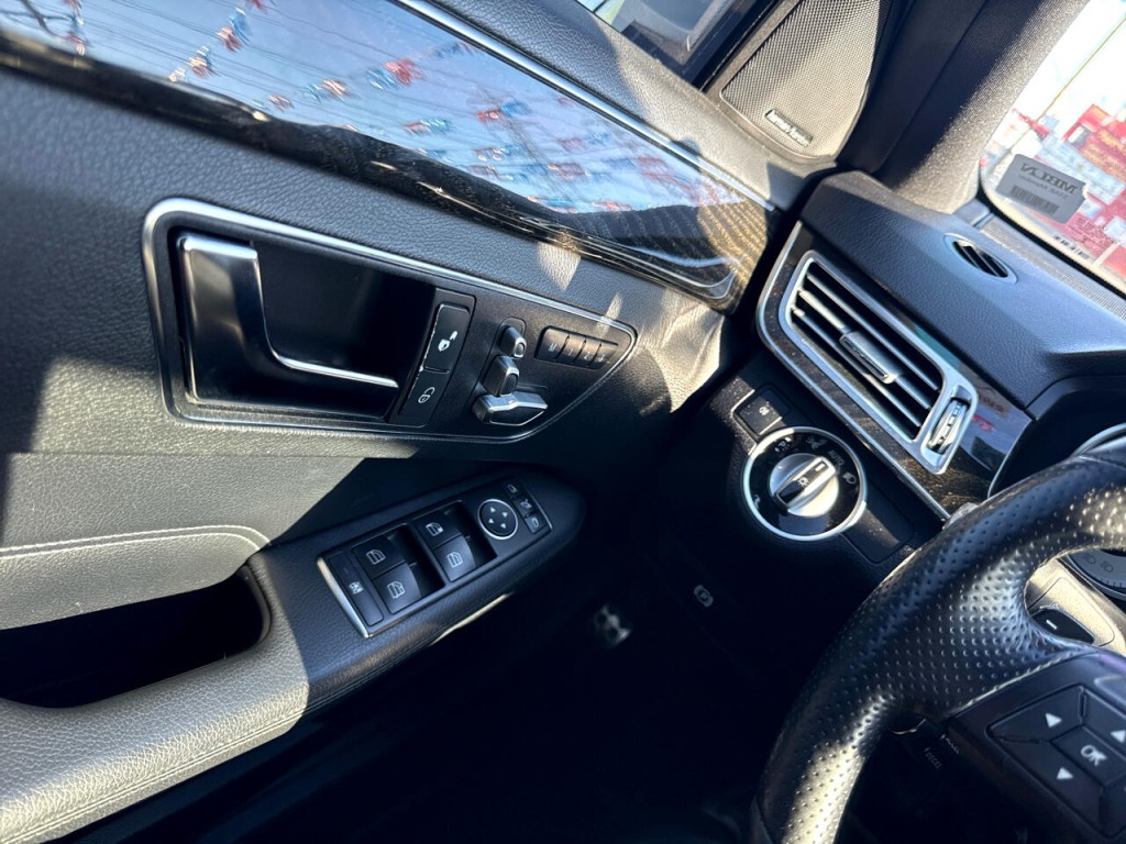 2016 Mercedes-Benz E-Class Image 28
