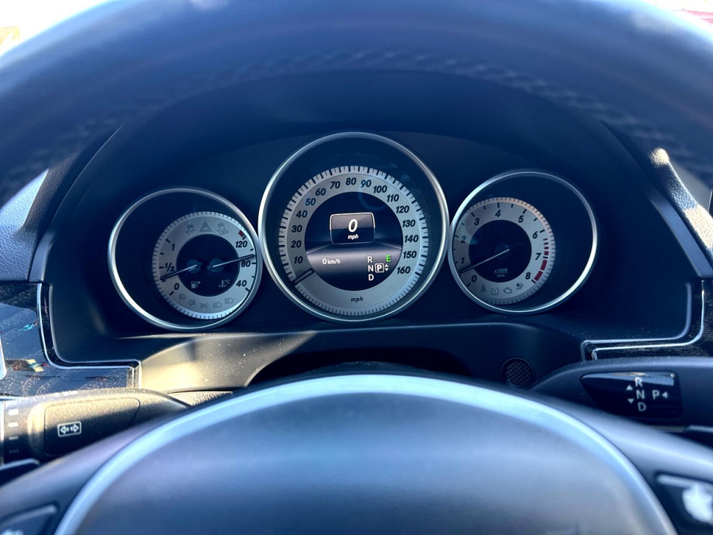 2016 Mercedes-Benz E-Class Image 29