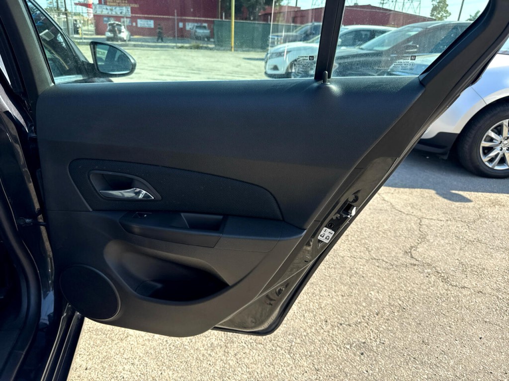 2015 Chevrolet Cruze Image 14