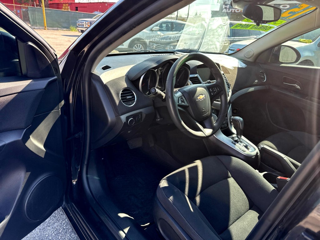 2015 Chevrolet Cruze Image 21