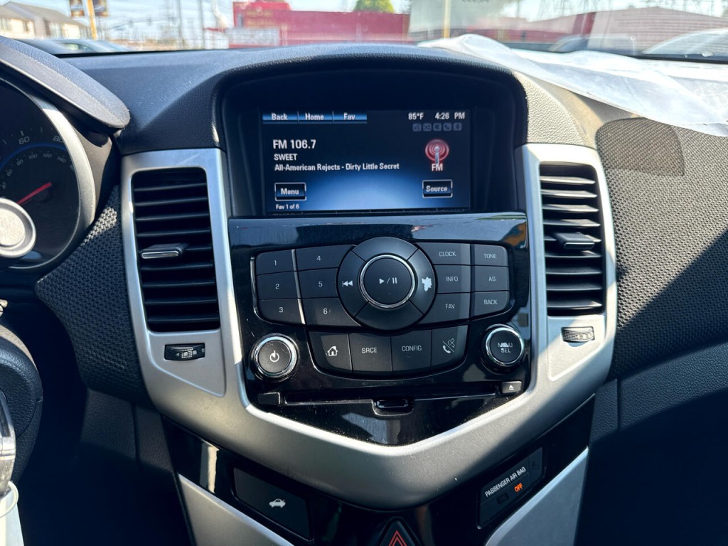 2015 Chevrolet Cruze Image 25