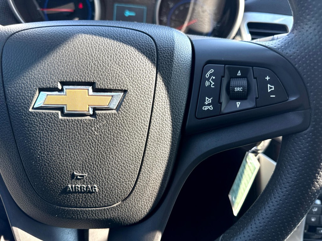 2015 Chevrolet Cruze Image 28