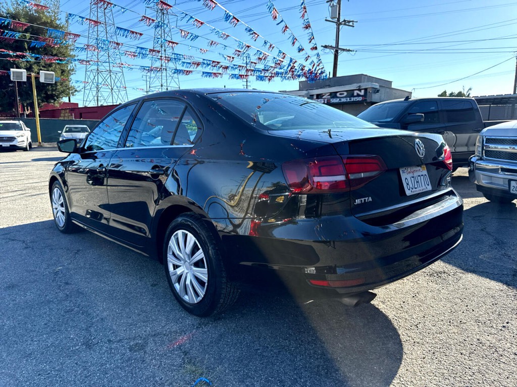 2017 Volkswagen Jetta Image 4