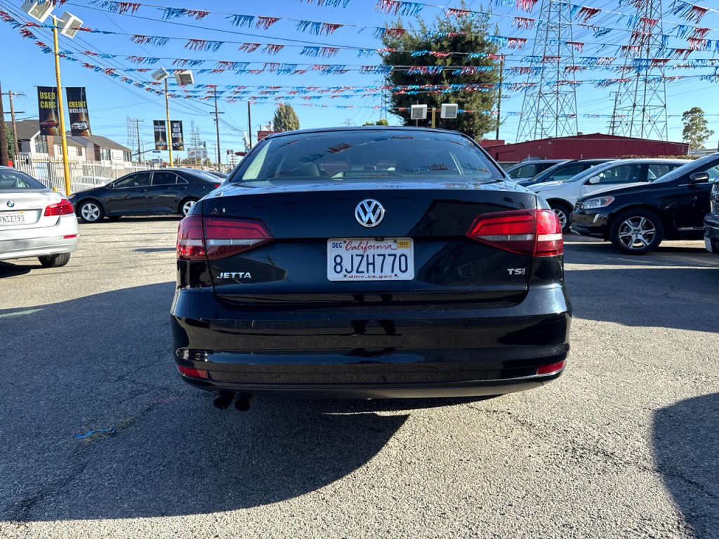 2017 Volkswagen Jetta Image 5