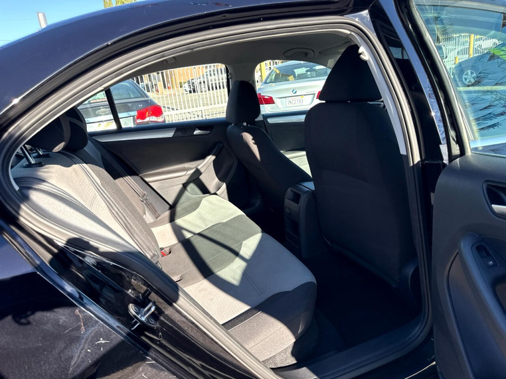 2017 Volkswagen Jetta Image 15